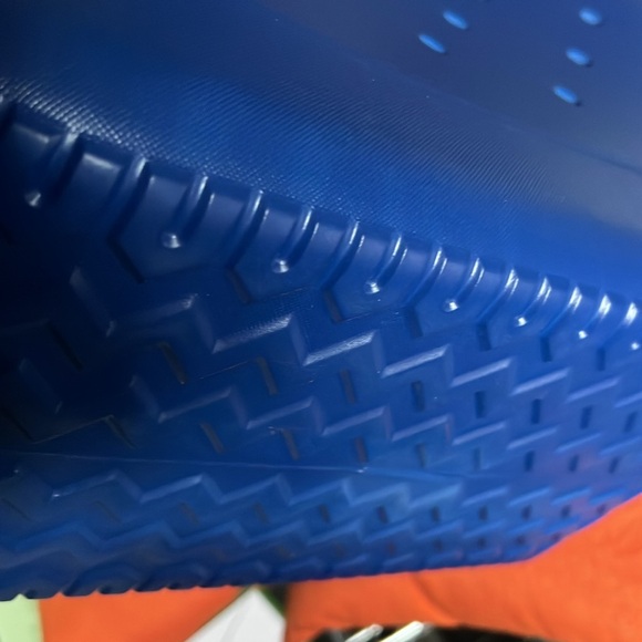 Brand new Crocs SIMILAR bag. Brand new. Royal blue - Picture 5 of 6